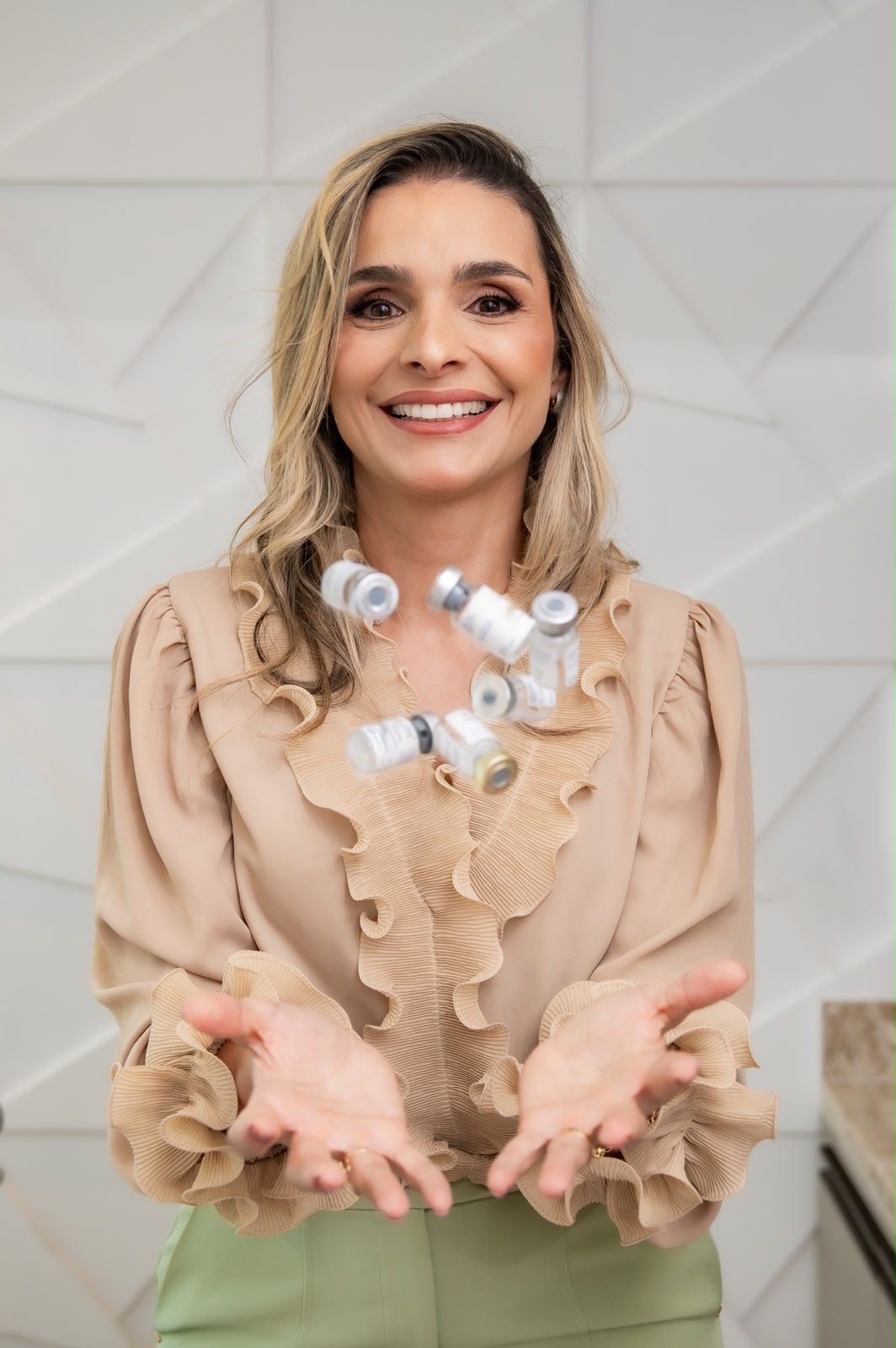 Dra. Louise Câmara - Harmonização Facial OBE